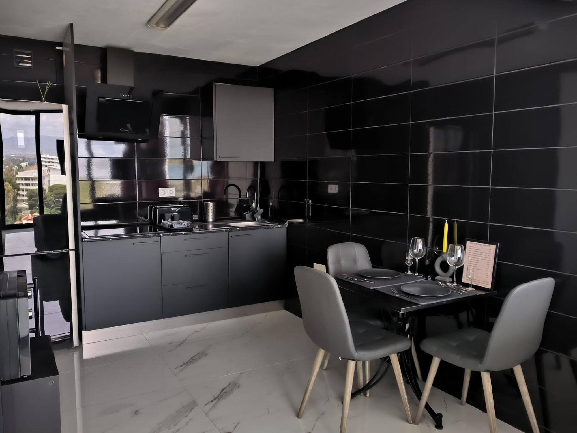 Pinar Suites Habitaciones Torremolinos Ngoại thất bức ảnh